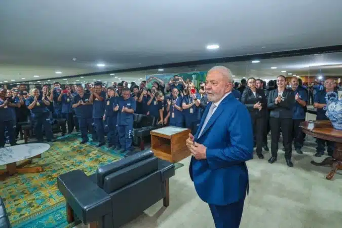 Governo Lula Dispensa Mais Militares De Cargos Na Presid Ncia