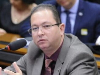 Deputado federal Alex Santana (Republicanos-Ba), propõe estabelecer a responsabilidade civil do empregador nos casos de suicídio ligado ao trabalho.