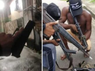 Duas fotos mostram homens armados: à esquerda, uma pessoa segura uma pistola em uma rua escura; à direita, três indivíduos exibem fuzis em via pública.