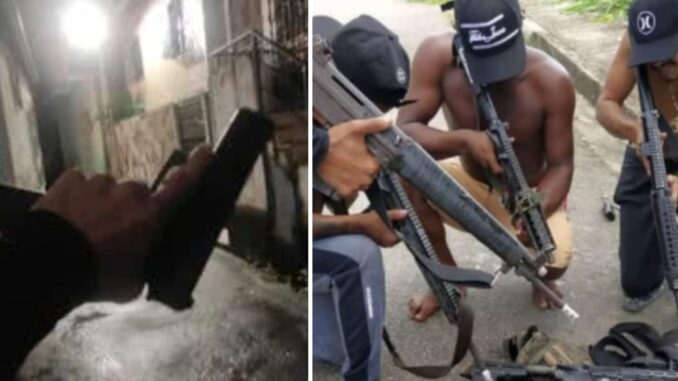 Duas fotos mostram homens armados: à esquerda, uma pessoa segura uma pistola em uma rua escura; à direita, três indivíduos exibem fuzis em via pública.