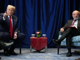O presidente Lula e Donald Trump em ambiente diplomático formal